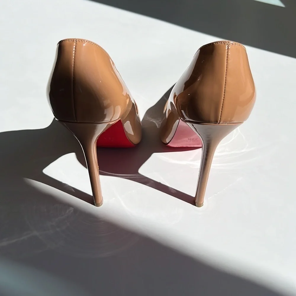 Christian Louboutin So Kate Patent-Learher Nude Heels!